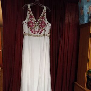 NWT Blush Off-White Gown with small train